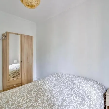 Flat Near Porte Clignancourt Metro Station