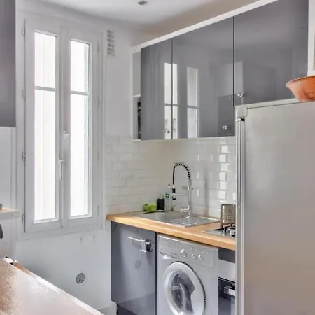 Flat Near Porte Clignancourt Metro Station Daire Paris