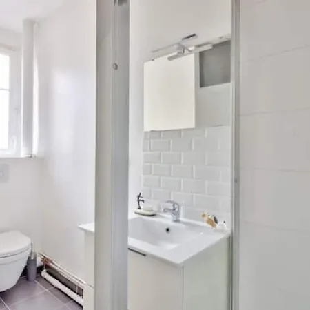 Flat Near Porte Clignancourt Metro Station Paris